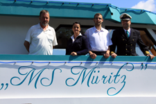 Team des Flusskreuzfahrtschiffes MS Müritz